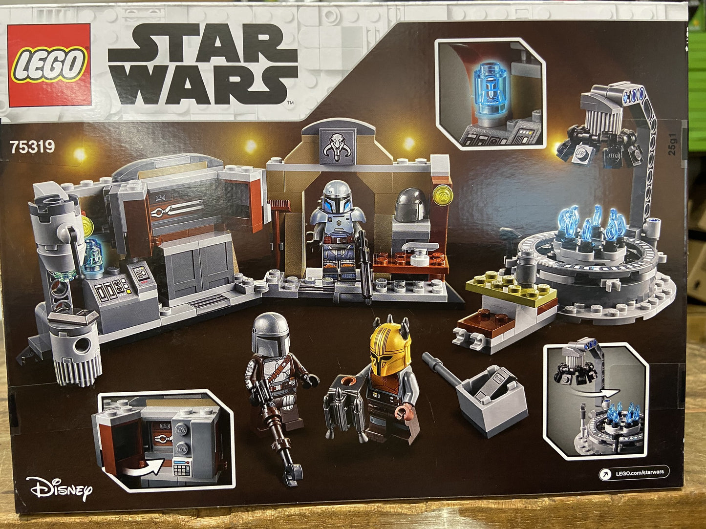 LEGO 75319 THE ARMORER'S MANDALORIAN FORGE 8+