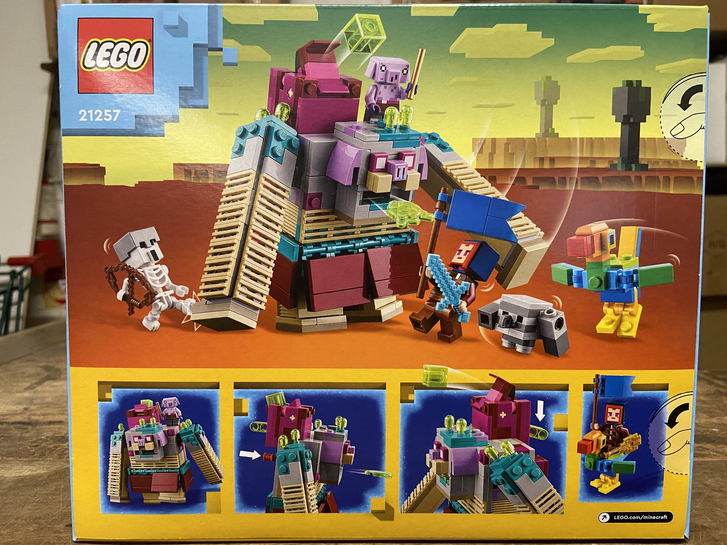 LEGO 21257 THE DEVOURER SHOWDOWN 8+
