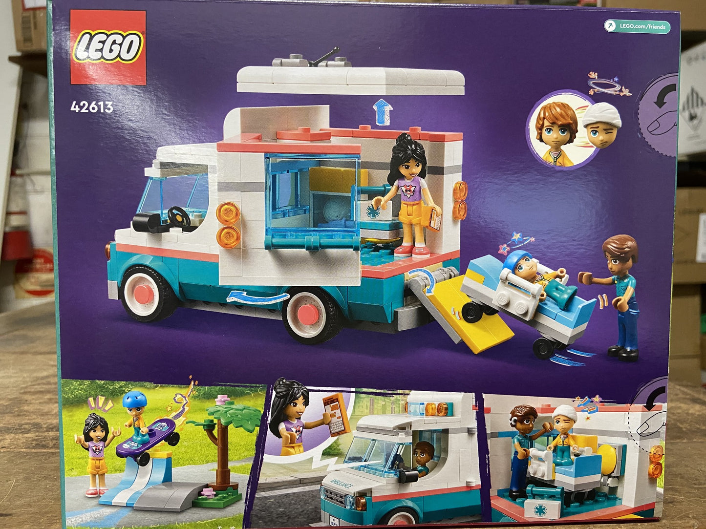 LEGO 42613 HEARTLAKE CITY HOSPITAL AMBULANCE 6+