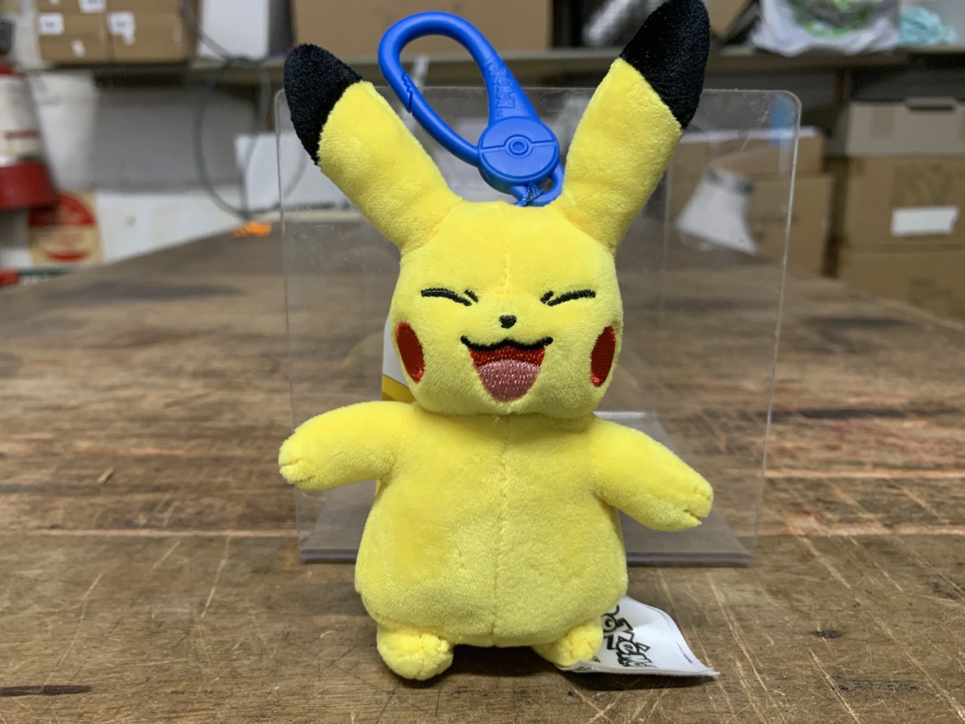 POKEMON CLIP ON PLUSH PIKACHU 