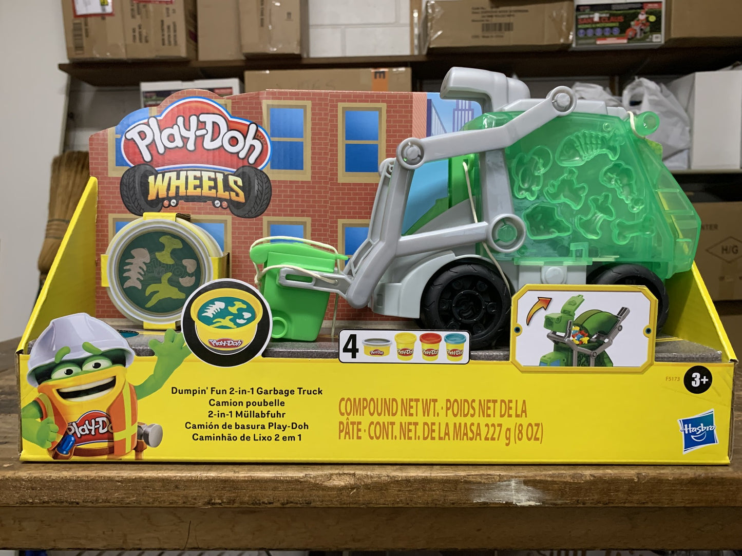 PLAY-DOH GARBAGE TRUCK 