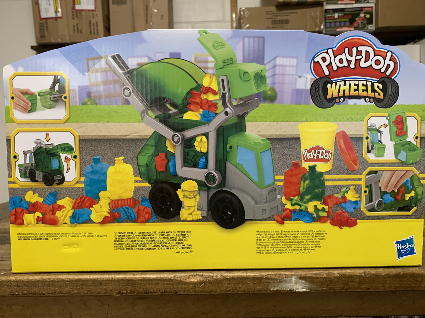 PLAY-DOH GARBAGE TRUCK 