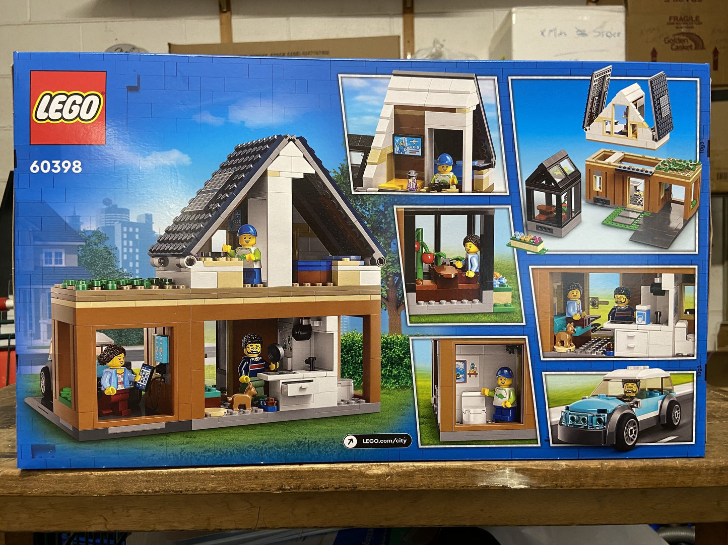 LEGO CITY 60398 FAMILY HOUSE AND ELECTRIC CAR 