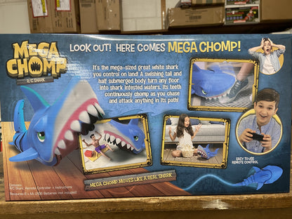 MEGA CHOMP GIANT RC LAND SHARK 4+ 