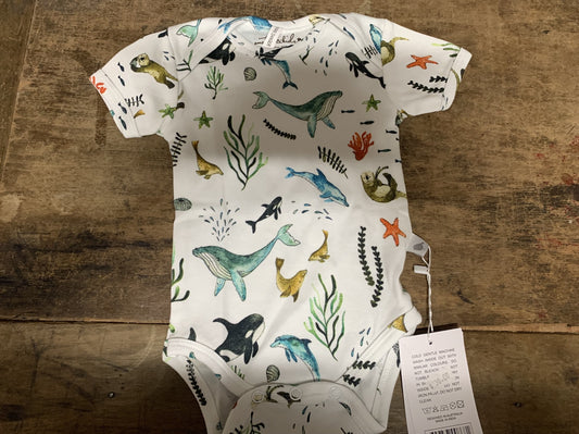 UNDER THE SEA ORGANIC COTTON SHORT SLEEVE BODYSUIT 0-3 MONTHS (000)